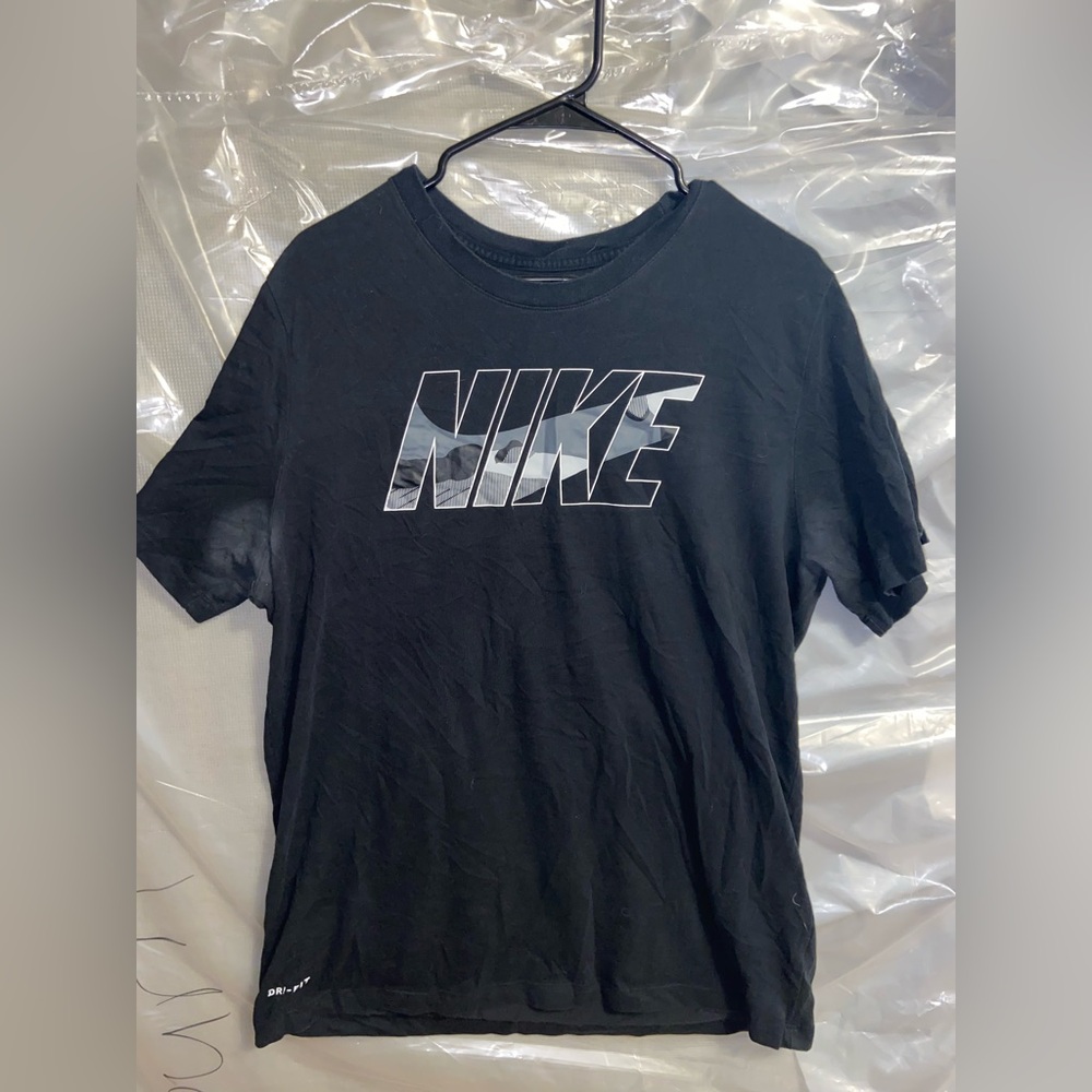 Nike Men's Black Graphic Tee